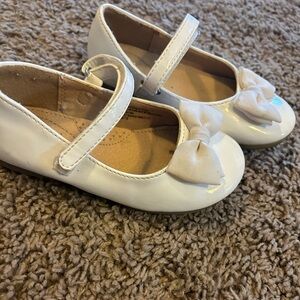 Girls white dress shoes